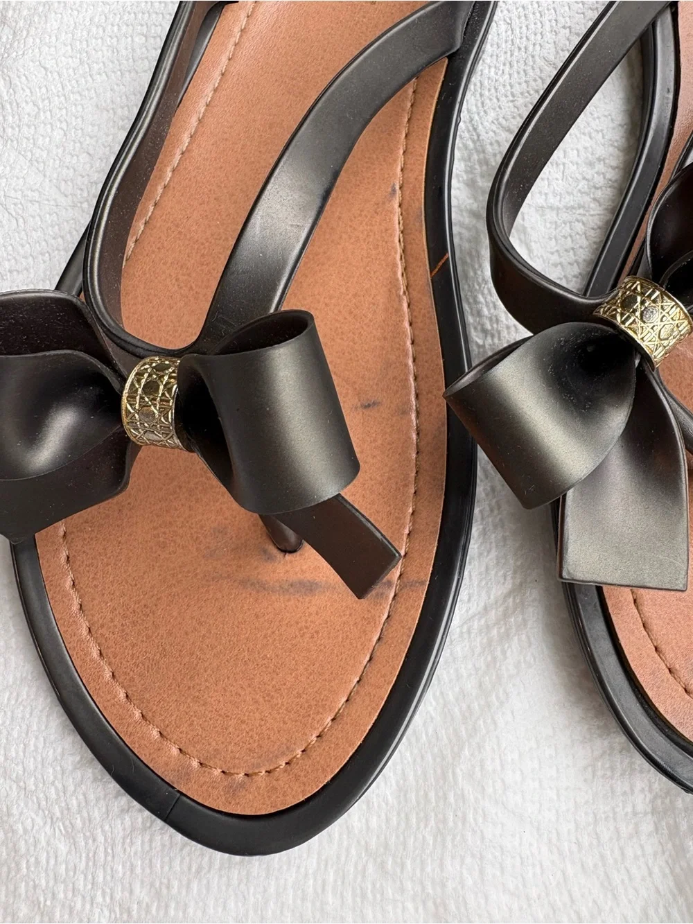 💥2/$10💥 Adorable Bow Flip Flops 🤎🎀🤎 - Picture 1 of 5